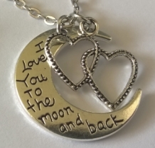 images/productimages/small/ketting(65cm) met HARtjes en MAAN met tekst; I love you to the moon and back.jpg